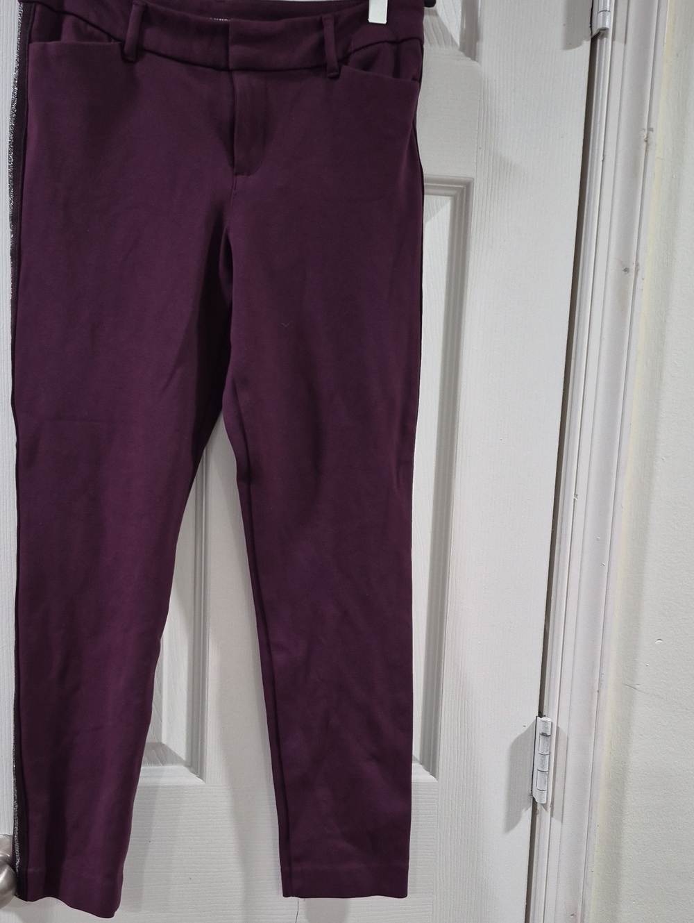 Old Navy Women's Plum Stretch Mid-Rise Ponte-Knit Side-Stripe Pixie Ankle